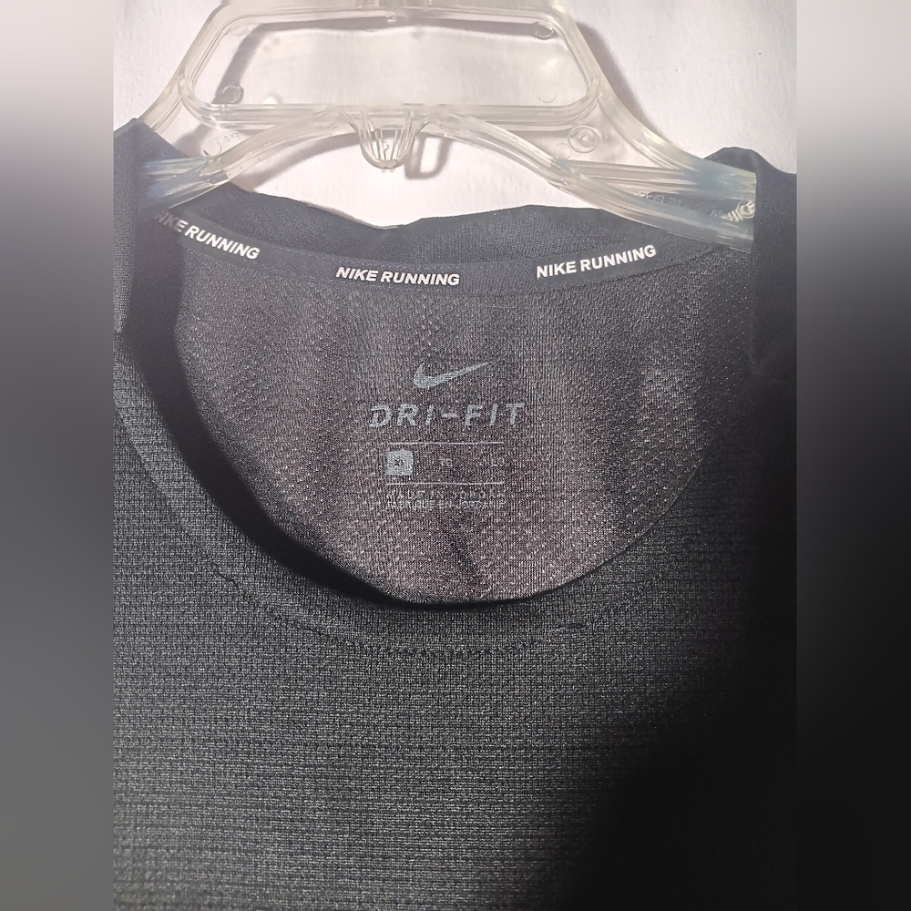 Nike Men's Black Sports Shirt - Picture 5 of 12